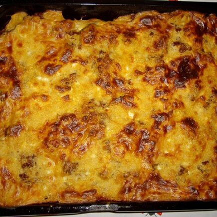 Moussakaens magi: Fra middelhavets hjerte til dit middagsbord