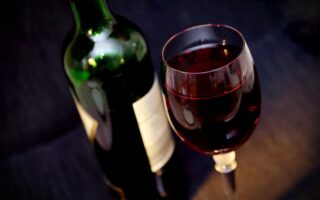 Fra drue til glas: Vinens fascinerende rejse